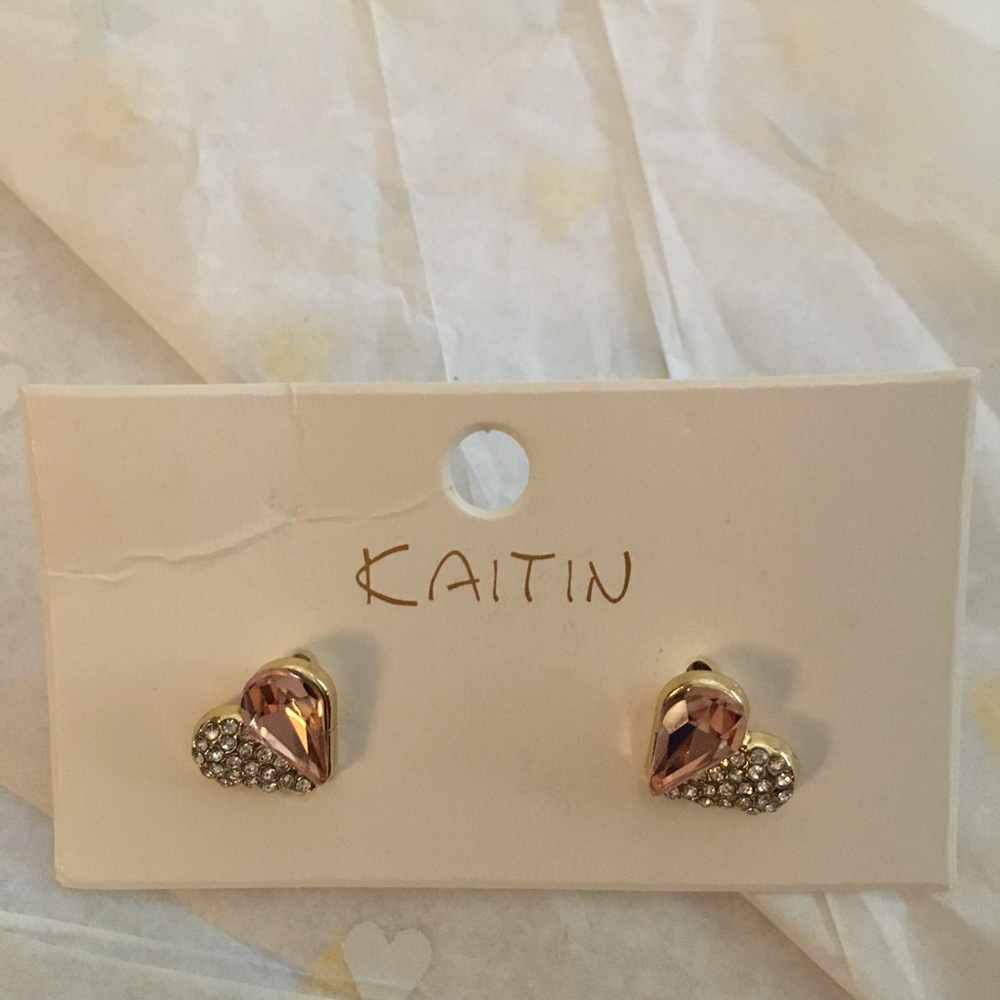 ♥️♥️♥️NEW. Earrings. Heart.